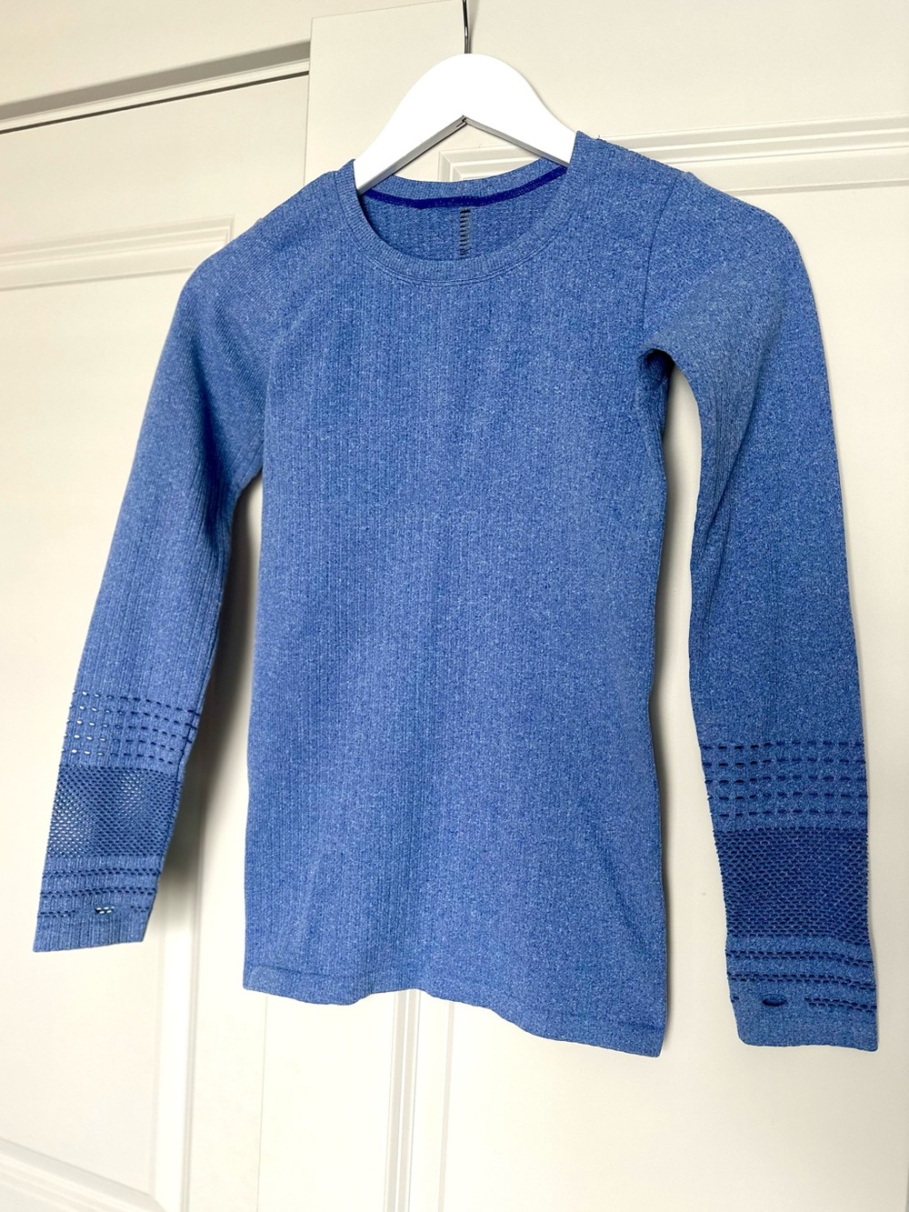 ALO Yoga Blue Long Sleeve Seamless Top